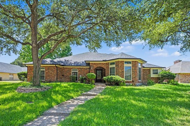 1349 Mantlebrook Drive, Desoto, TX 75115