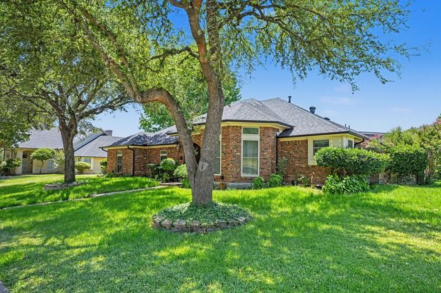 1349 Mantlebrook Drive, Desoto, TX 75115