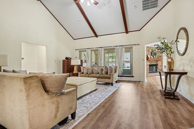 1349 Mantlebrook Drive, Desoto, TX 75115