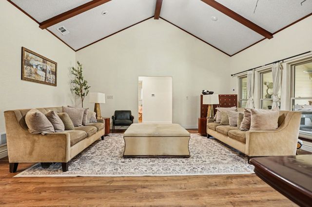 1349 Mantlebrook Drive, Desoto, TX 75115
