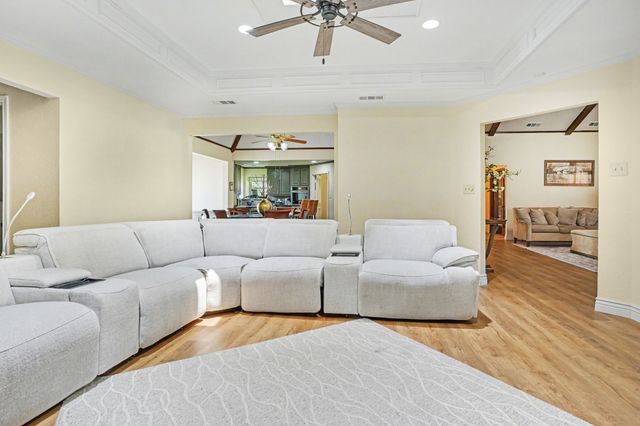 1349 Mantlebrook Drive, Desoto, TX 75115