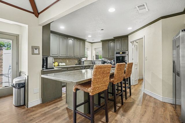 1349 Mantlebrook Drive, Desoto, TX 75115