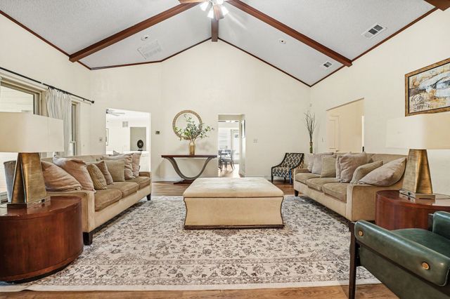 1349 Mantlebrook Drive, Desoto, TX 75115