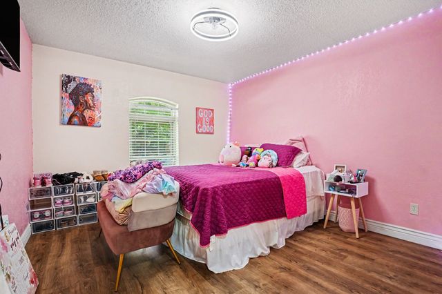 1349 Mantlebrook Drive, Desoto, TX 75115