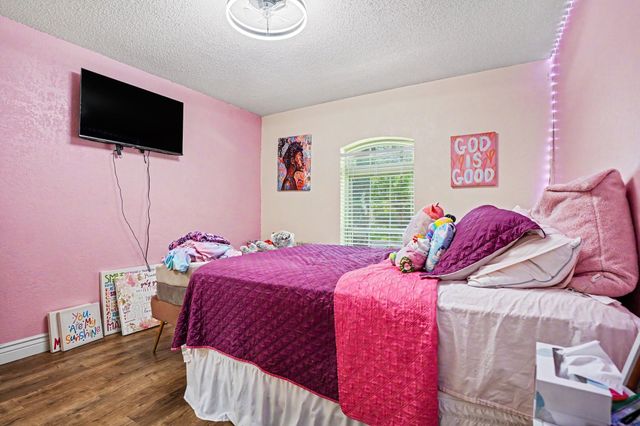 1349 Mantlebrook Drive, Desoto, TX 75115