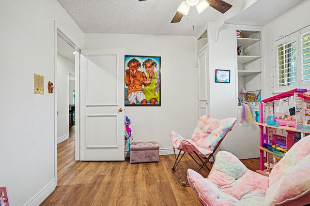 1349 Mantlebrook Drive, Desoto, TX 75115