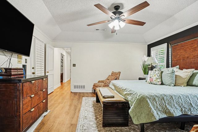 1349 Mantlebrook Drive, Desoto, TX 75115