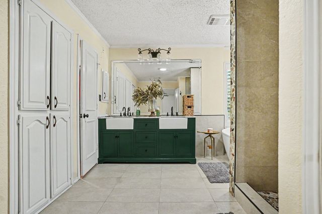 1349 Mantlebrook Drive, Desoto, TX 75115