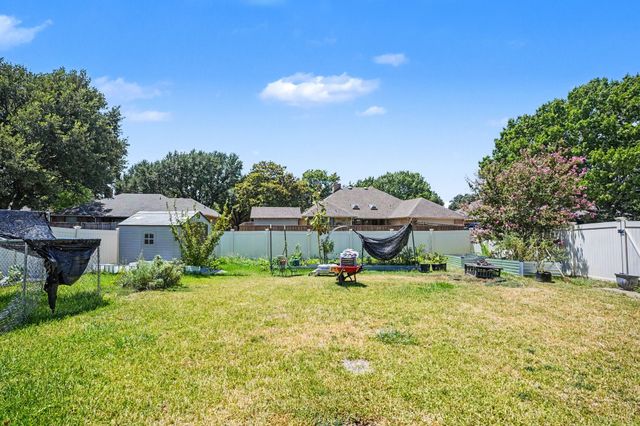 1349 Mantlebrook Drive, Desoto, TX 75115