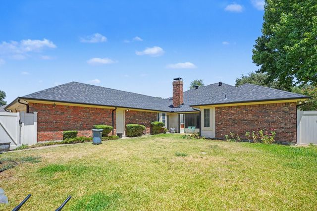 1349 Mantlebrook Drive, Desoto, TX 75115