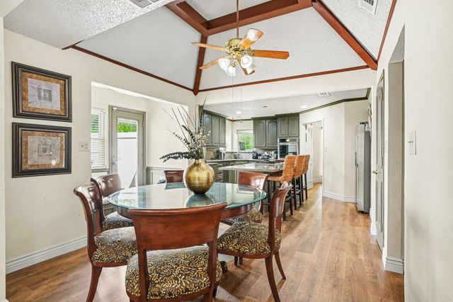 1349 Mantlebrook Drive, Desoto, TX 75115