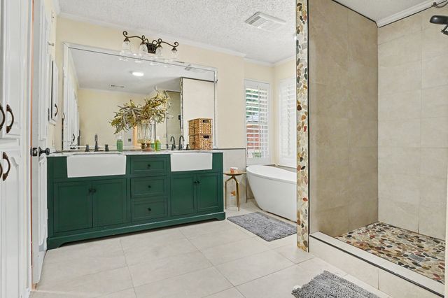 1349 Mantlebrook Drive, Desoto, TX 75115