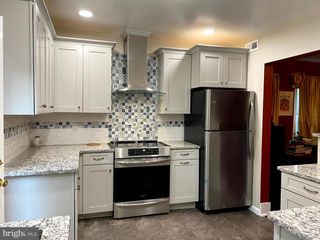 18 THOMAS AVE, Bryn Mawr, PA 19010