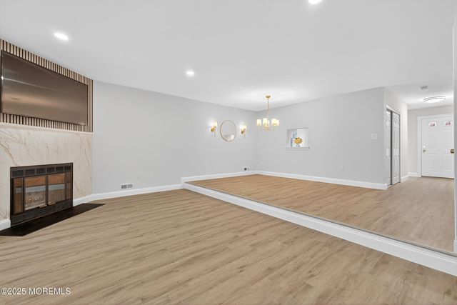 61 Albury Way, North Brunswick, NJ 08902