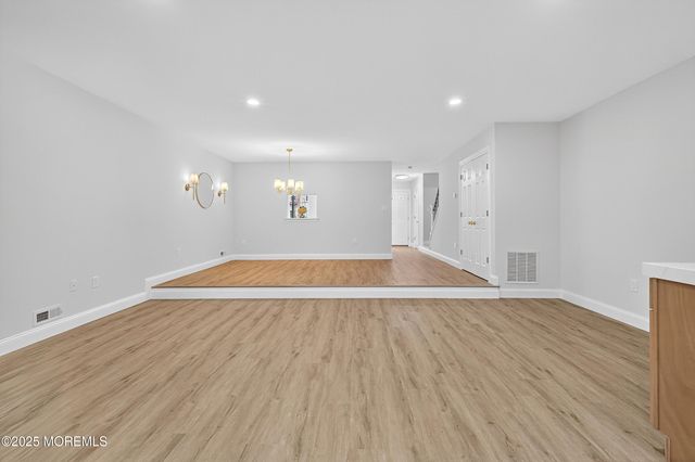 61 Albury Way, North Brunswick, NJ 08902