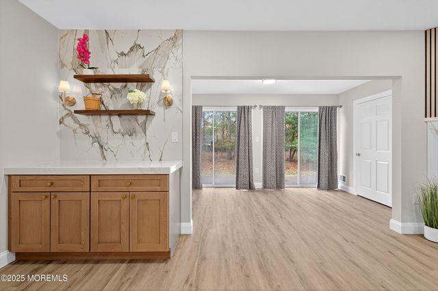 61 Albury Way, North Brunswick, NJ 08902