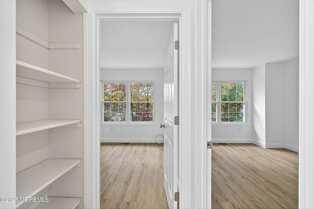 61 Albury Way, North Brunswick, NJ 08902