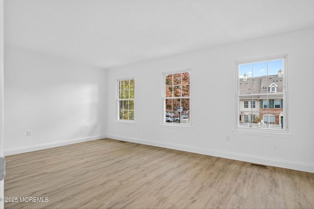 61 Albury Way, North Brunswick, NJ 08902