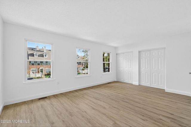 61 Albury Way, North Brunswick, NJ 08902