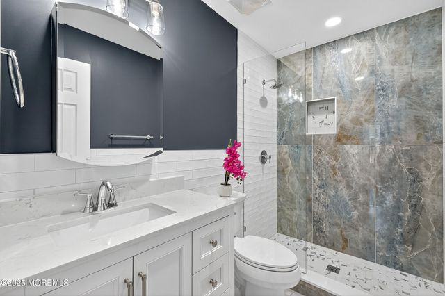 61 Albury Way, North Brunswick, NJ 08902