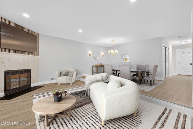 61 Albury Way, North Brunswick, NJ 08902