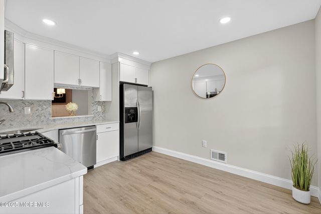 61 Albury Way, North Brunswick, NJ 08902