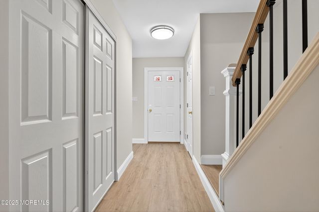 61 Albury Way, North Brunswick, NJ 08902