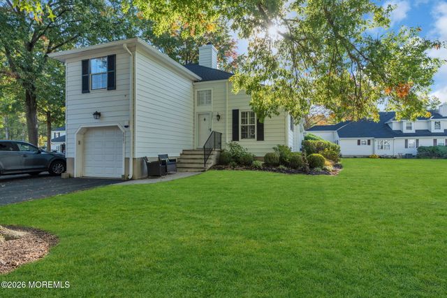 3901 Buckingham Circle, Middletown, NJ 07748