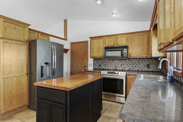 3303 Tennyson Drive, Janesville, WI 53548