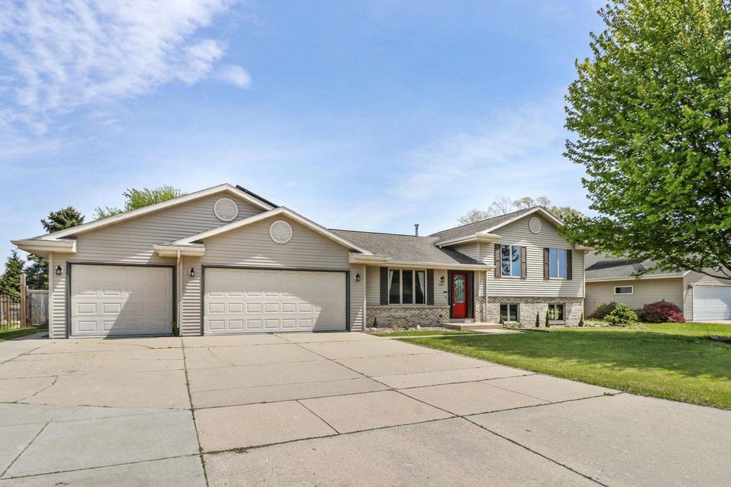 3303 Tennyson Drive, Janesville, WI 53548