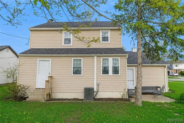 226 Clearfield Drive, Amherst, NY 14221