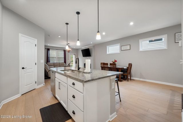 10040 Windcrest Farms Ln, Louisville, KY 40291