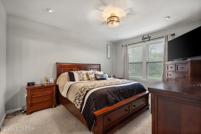 10040 Windcrest Farms Ln, Louisville, KY 40291
