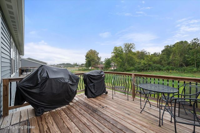 10040 Windcrest Farms Ln, Louisville, KY 40291