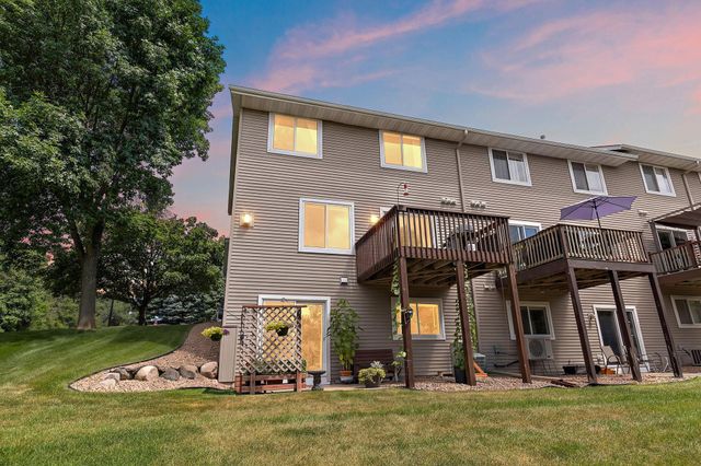 497 Pleasant Lane, Chaska, MN 55318