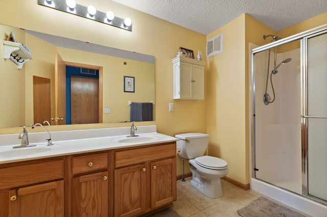 497 Pleasant Lane, Chaska, MN 55318
