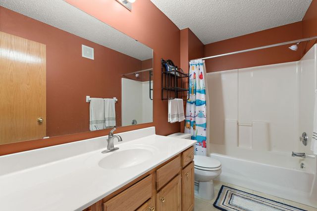 497 Pleasant Lane, Chaska, MN 55318