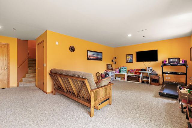 497 Pleasant Lane, Chaska, MN 55318