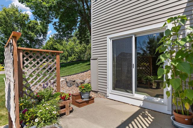 497 Pleasant Lane, Chaska, MN 55318