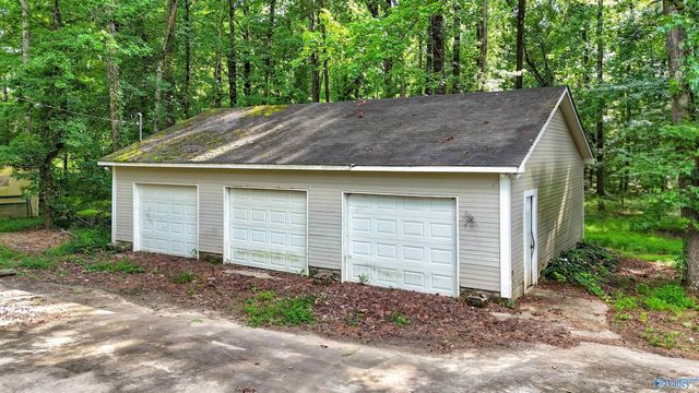 102 Boys Ranch Road, Hartselle, AL 35640