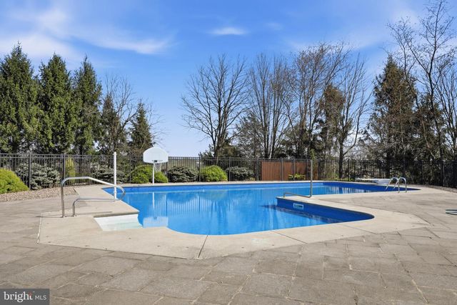 2 BREEZY KNL, Lititz, PA 17543