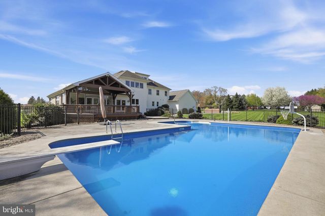 2 BREEZY KNL, Lititz, PA 17543