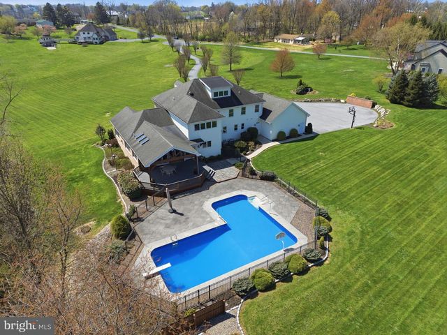 2 BREEZY KNL, Lititz, PA 17543