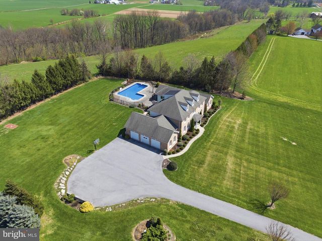 2 BREEZY KNL, Lititz, PA 17543