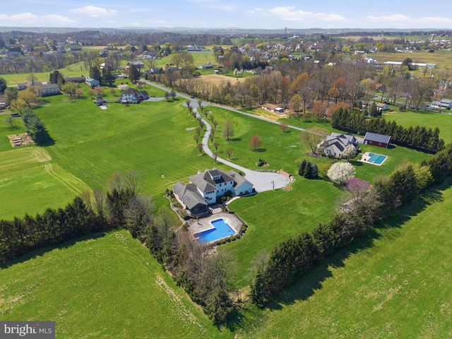 2 BREEZY KNL, Lititz, PA 17543
