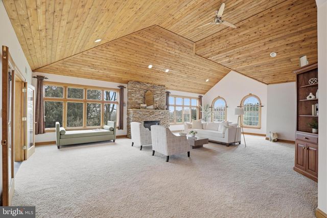 2 BREEZY KNL, Lititz, PA 17543