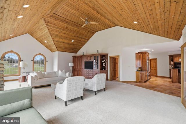 2 BREEZY KNL, Lititz, PA 17543