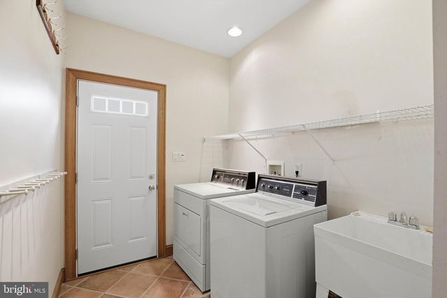 2 BREEZY KNL, Lititz, PA 17543
