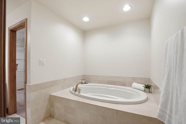 2 BREEZY KNL, Lititz, PA 17543