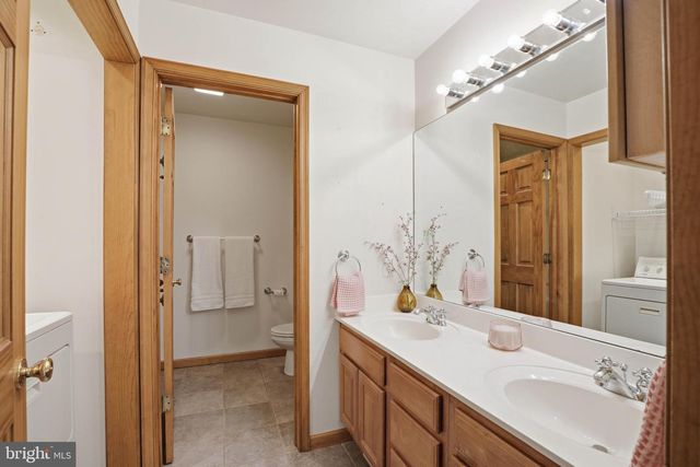 2 BREEZY KNL, Lititz, PA 17543